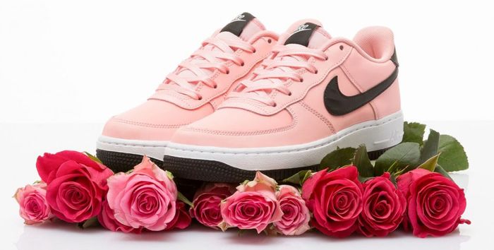 nike-air-force-1-low-valentines-day_700.jpg